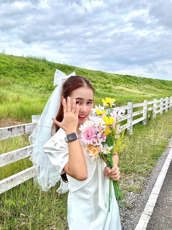 เจ้าสาวมุกธิดา ขวาลำธาร