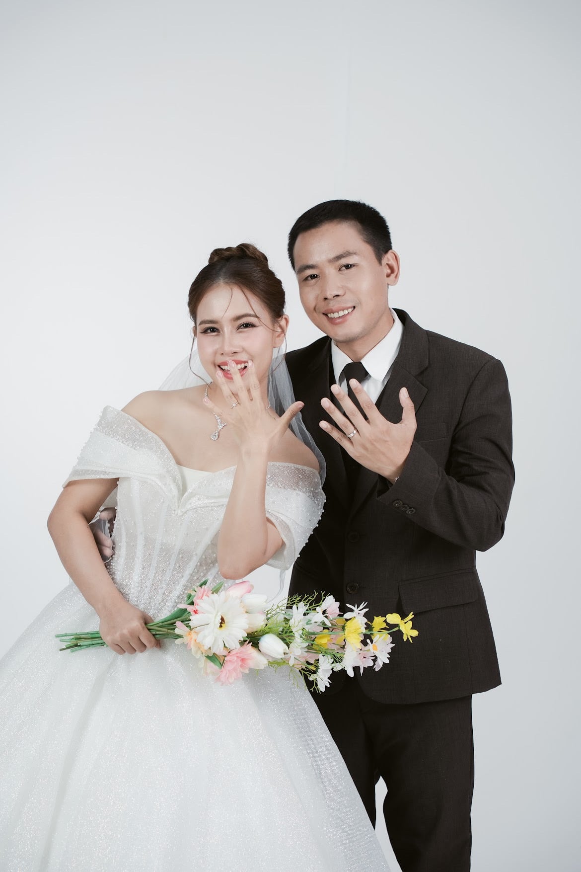 มุกธิดาและสุรชัย